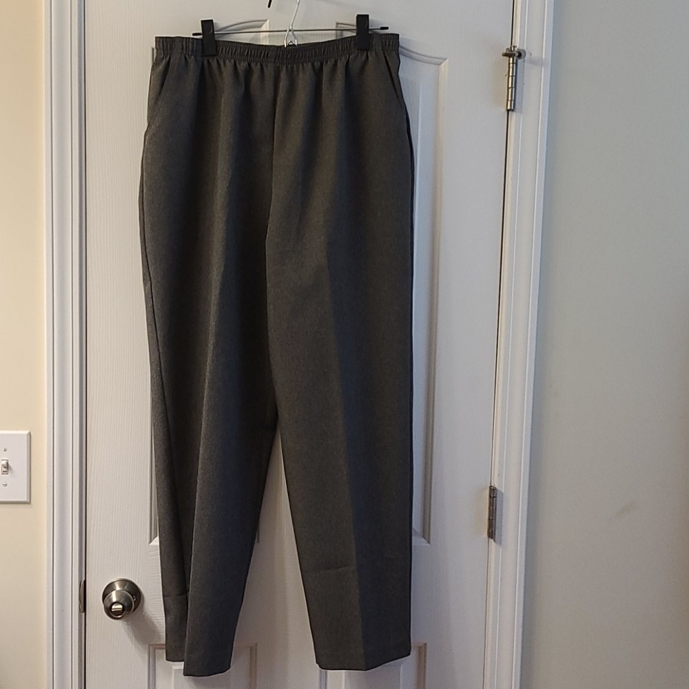 NWOT Croft & Barrow Elastic Waist Dress Slacks